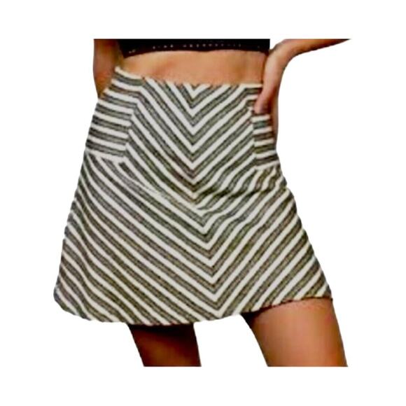 Ann Taylor Loft Petite Textured Cream & Black Chevron Stripes Flare Skirt XXSP - Picture 2 of 11